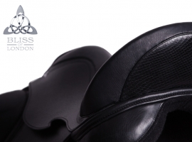 BLACK SNAKESKIN CANTLE