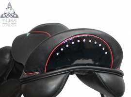 PATENT BLACK CANTLE WITH RED WELT