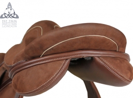 Paramour Eventer with Cognac Cantle