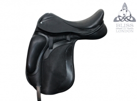 paramour-dressage-13264-b-18-square-cantle-side